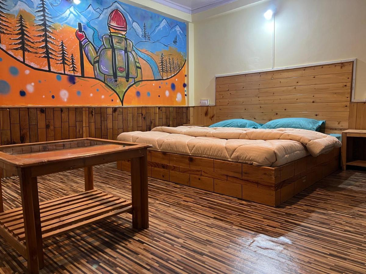 The Vagabond Manali Hostel Exterior photo
