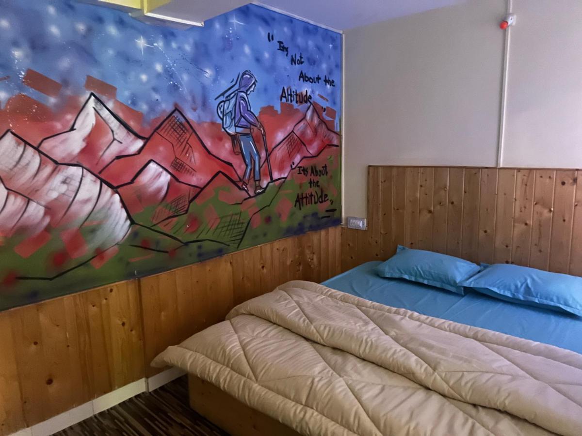 The Vagabond Manali Hostel Exterior photo