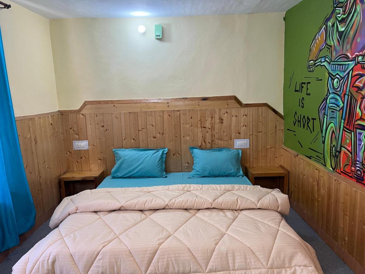 The Vagabond Manali Hostel Exterior photo